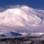 80 грамів золота щодня: вулкан в Антарктиді вже 30 років спантеличує науковців