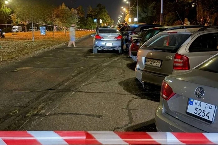 Розбив усе на своєму шляху: у Києві Infiniti протаранив 10 авто