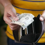 Студенти в Україні можуть заробити $1000 за кілька місяців: де платять найбільше