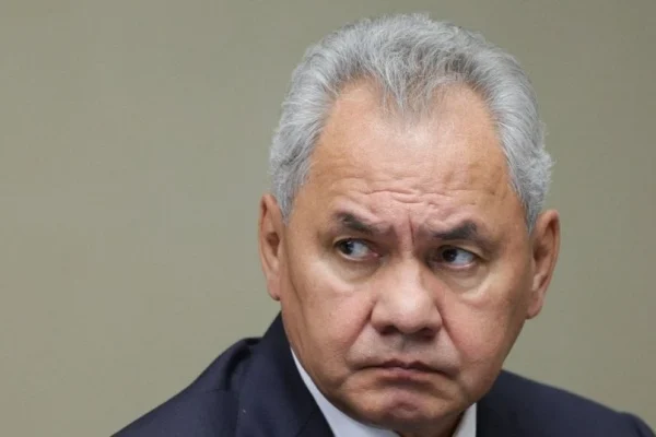 Сусіди Шойгу скаржаться на барабани й дим: у його маєтку нібито живуть шамани