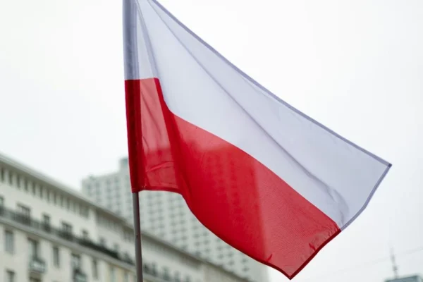 Робота за кордоном може обернутися пасткою: які вакансії мають насторожити ще до виїзду